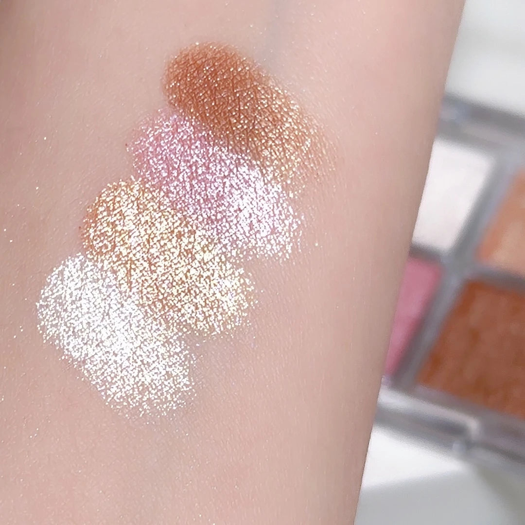 
                  
                    4-Color Face Highlighter Palette
                  
                